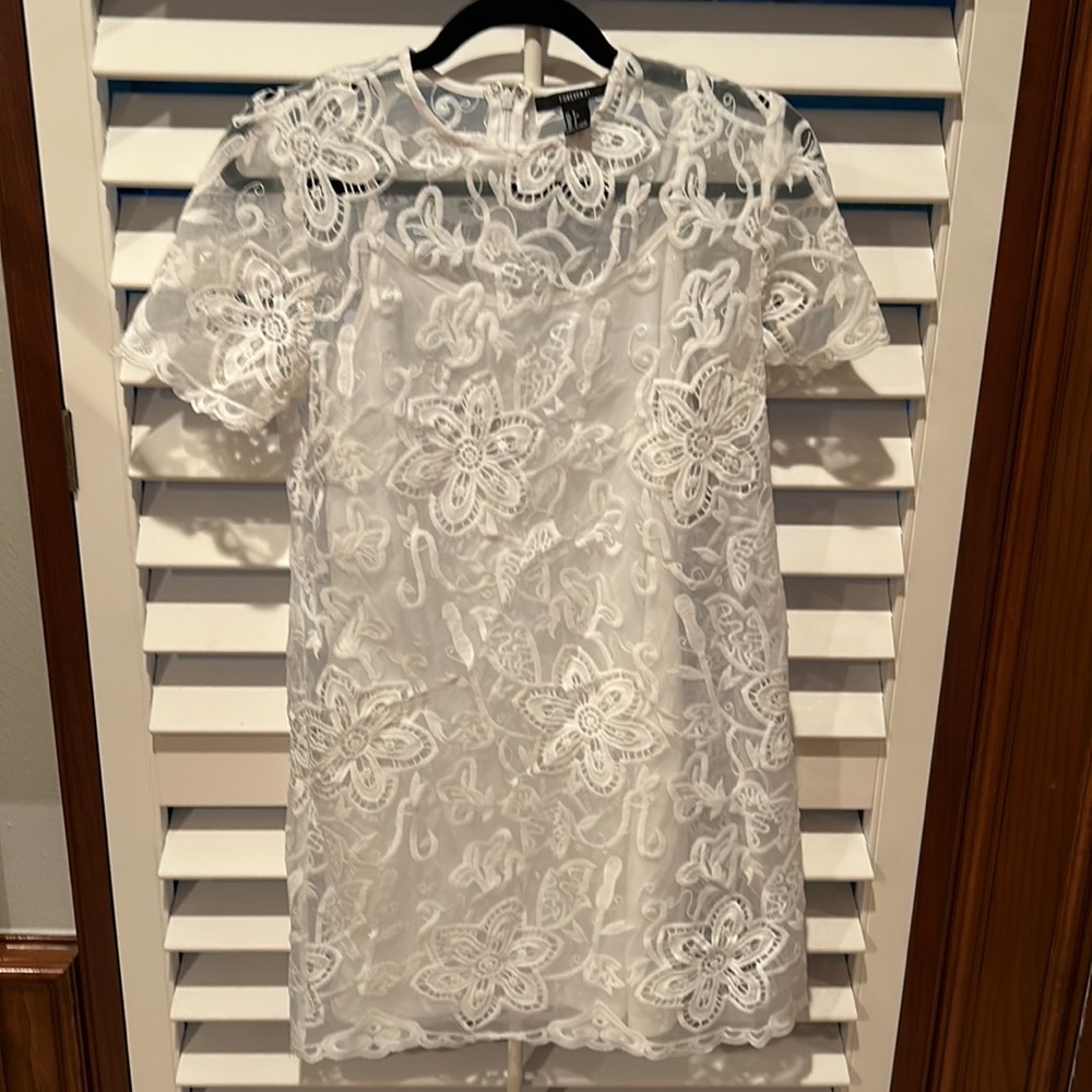 XXI small lace white dress